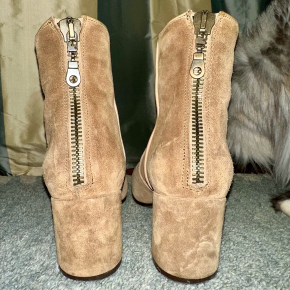 Alberto Fermani ‘one-of-a-kind’ Tan Suede Boots - Picture 4 of 4